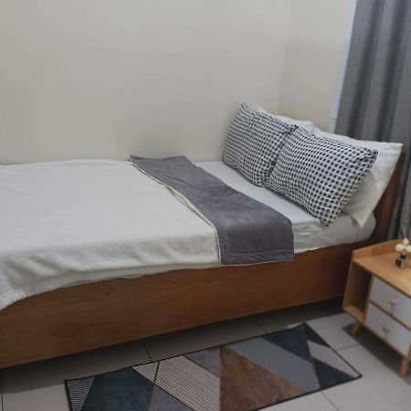 Breeze Residences - 1Br Unit With Balcony -Top Floor Manila Esterno foto