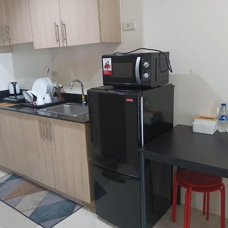 Breeze Residences - 1Br Unit With Balcony -Top Floor Manila Esterno foto