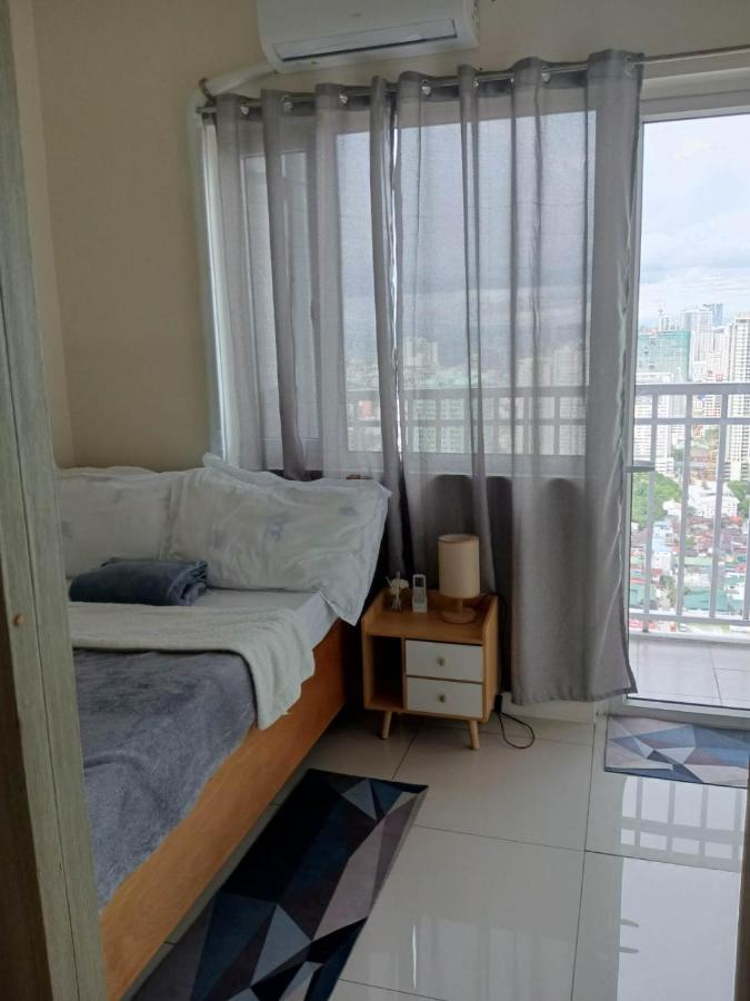 Breeze Residences - 1Br Unit With Balcony -Top Floor Manila Esterno foto