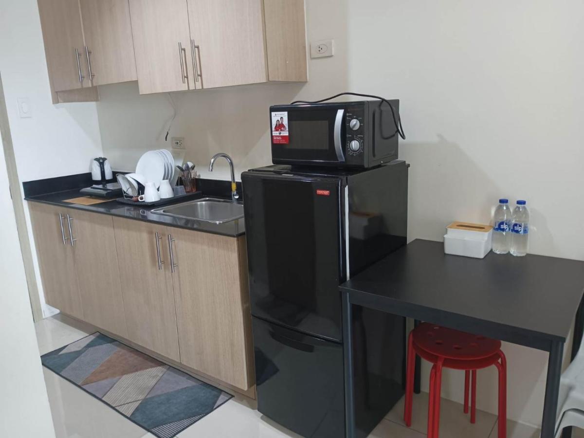 Breeze Residences - 1Br Unit With Balcony -Top Floor Manila Esterno foto
